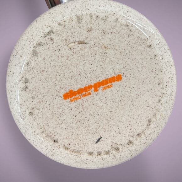 Retro 1970s Sankoware Japan Enamel Saucepan with Lid – Orange Floral Design - Picture 6 of 8